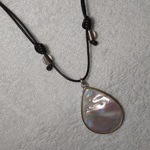 mother of pearl * pearlescent choker/necklace on leather * adjustable - Picture 7 of 12